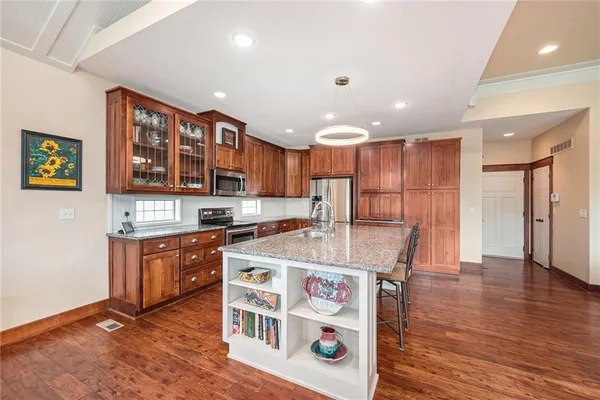 $700,000 | 26793 West 100th Place, Olathe, KS 66061