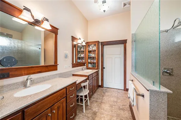 $700,000 | 26793 West 100th Place, Olathe, KS 66061