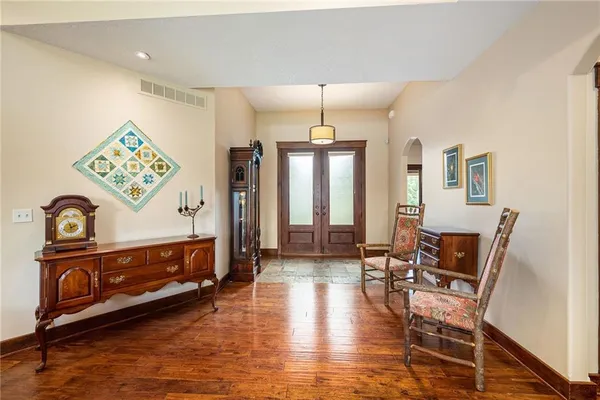 $700,000 | 26793 West 100th Place, Olathe, KS 66061