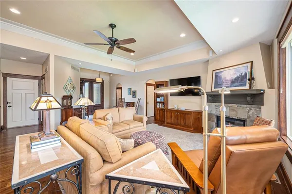 $700,000 | 26793 West 100th Place, Olathe, KS 66061