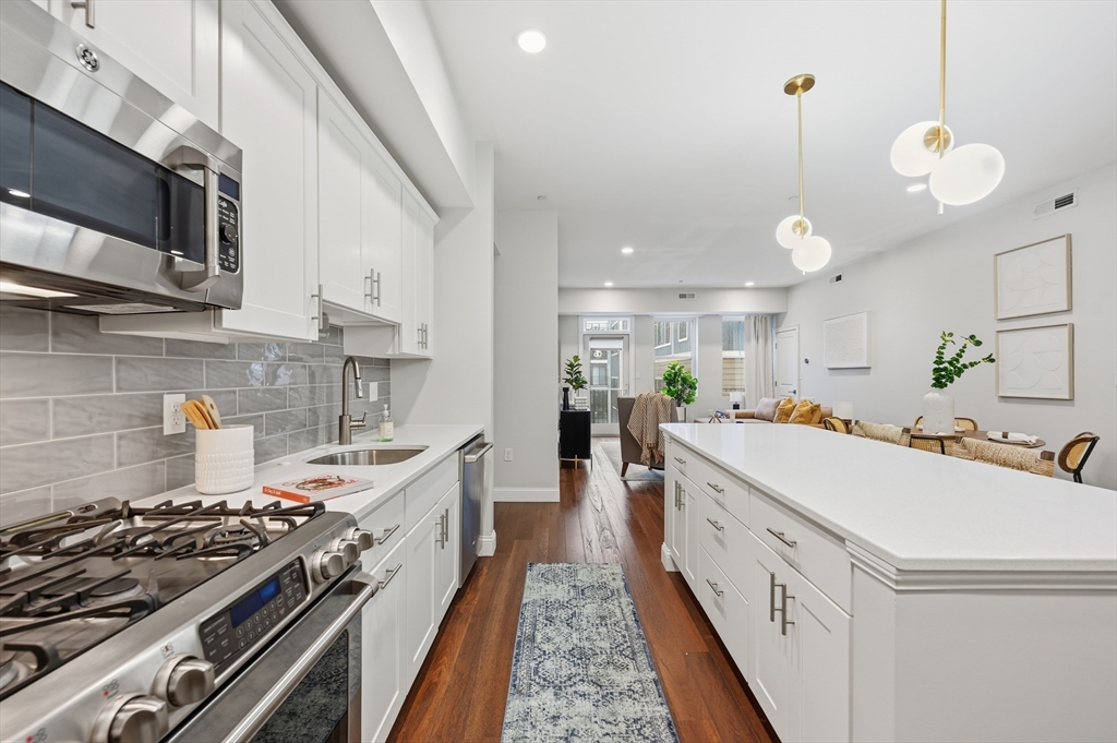 170 West Broadway, Unit 311 Boston, MA 02127 - Photo 13 of 24