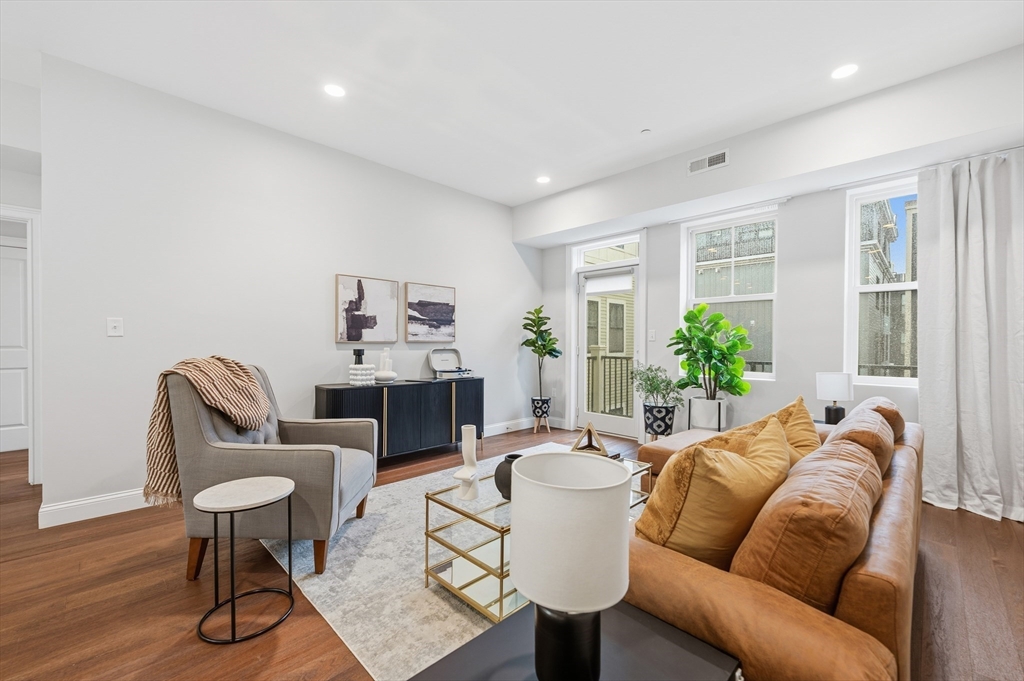 170 West Broadway, Unit 311 Boston, MA 02127 - Photo 4 of 24