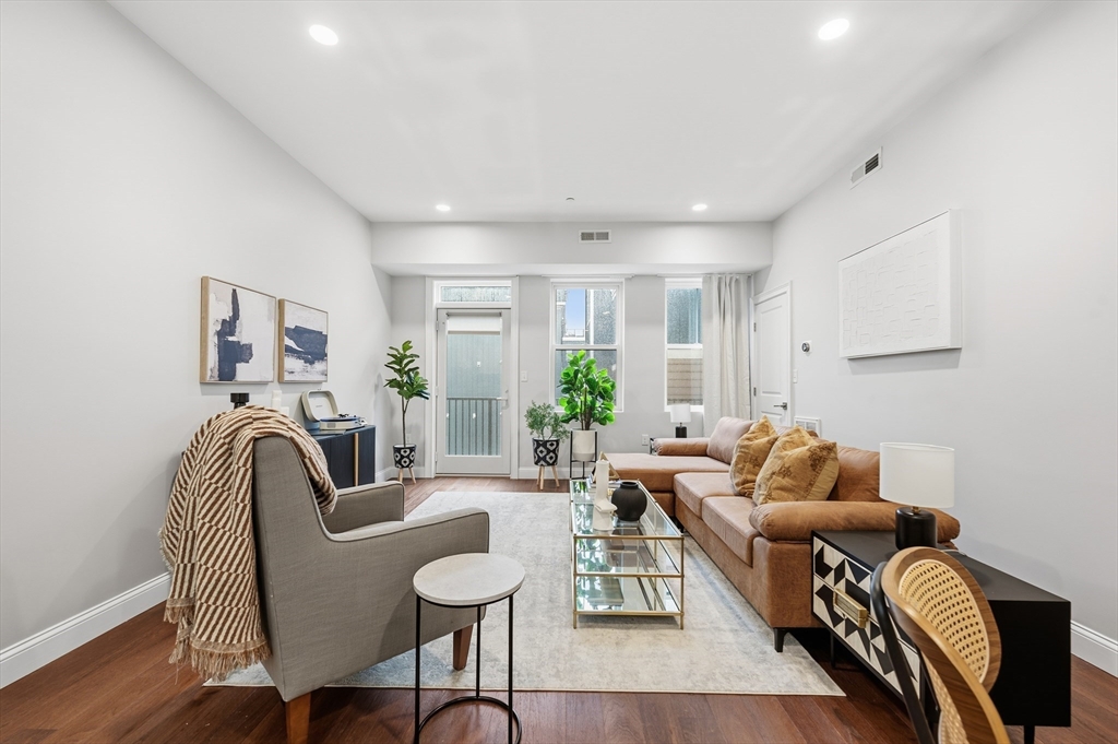 170 West Broadway, Unit 311 Boston, MA 02127 - Photo 7 of 24