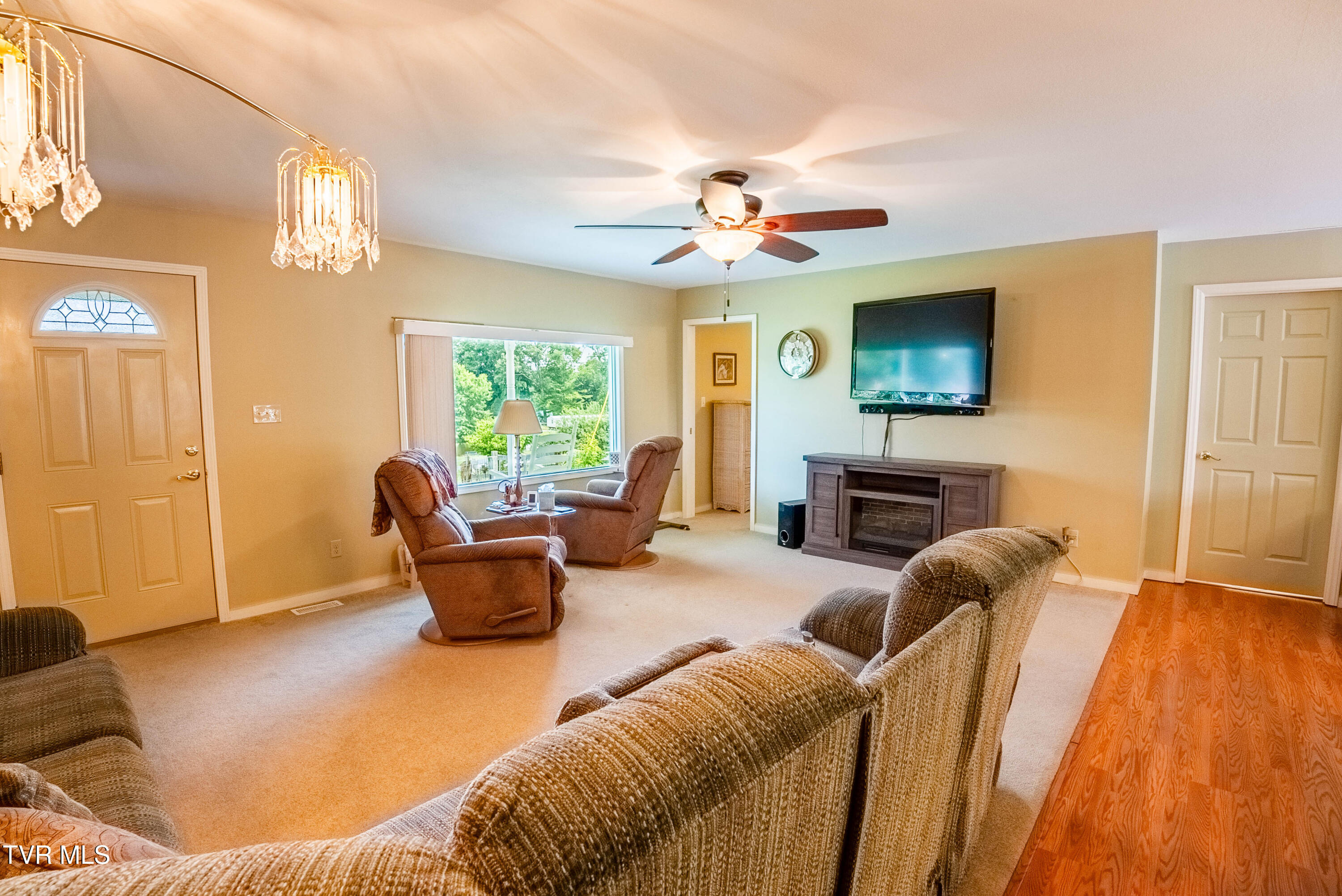 137 Snapp Road Church Hill, TN 37642 - Photo 10 of 38 _DSC7383-HDR