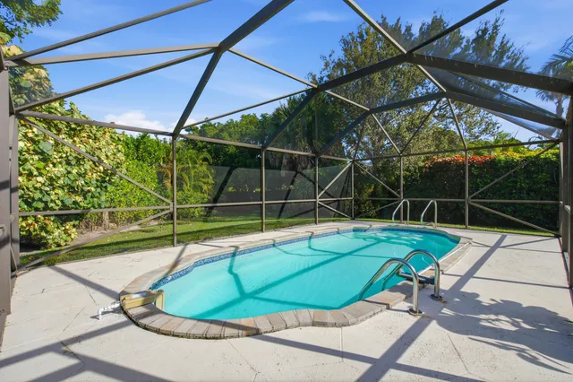 $750,000 | 403 Highwood Circle, Jupiter, FL 33458