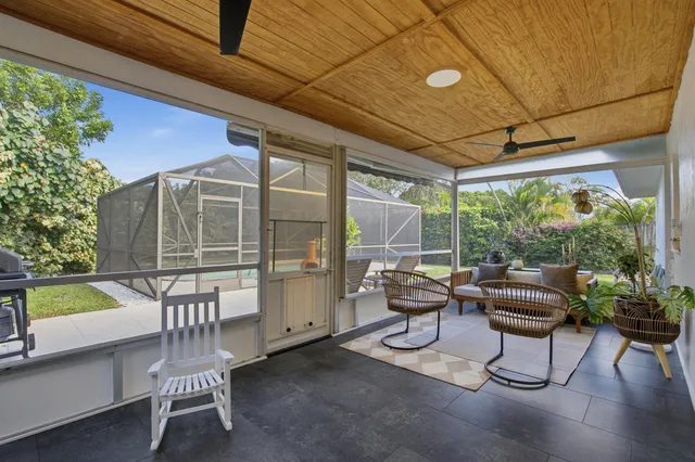 $750,000 | 403 Highwood Circle, Jupiter, FL 33458