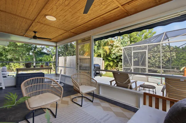 $750,000 | 403 Highwood Circle, Jupiter, FL 33458