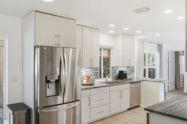 $750,000 | 403 Highwood Circle, Jupiter, FL 33458