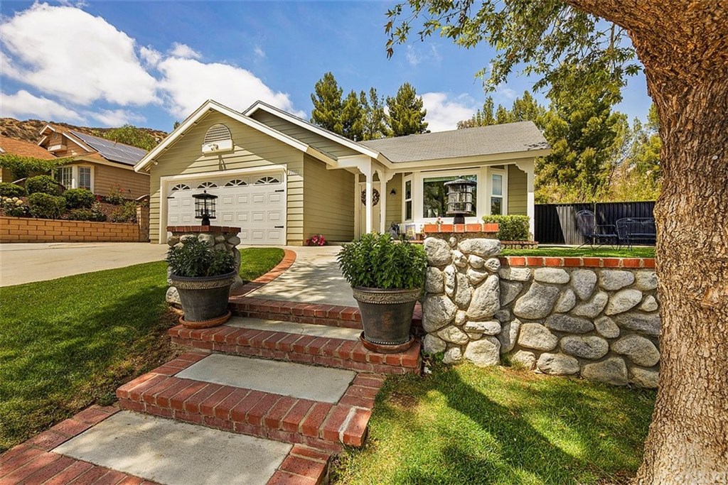 28339 Royal Road Castaic, CA 91384 - Photo 1 of 1