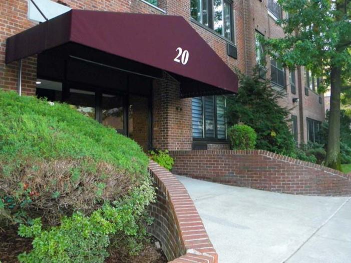 20 Bay St Unit 2C  