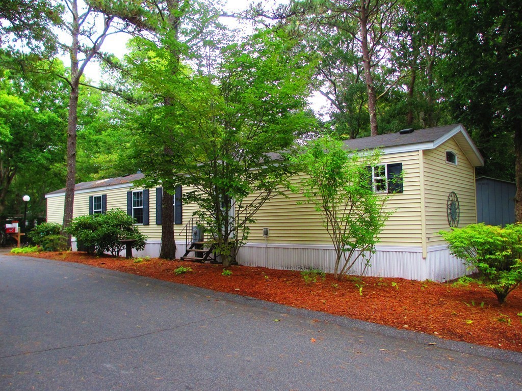 25 Ruxton Mashpee, MA 02649 - Photo 1 of 27 Gallery Image 1