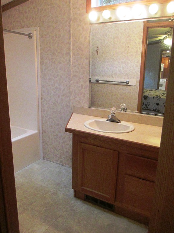 25 Ruxton Mashpee, MA 02649 - Photo 14 of 27 Gallery Image 14