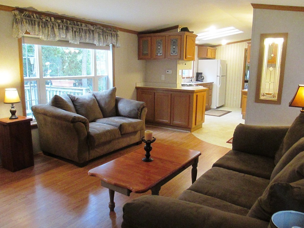 25 Ruxton Mashpee, MA 02649 - Photo 3 of 27 Gallery Image 3