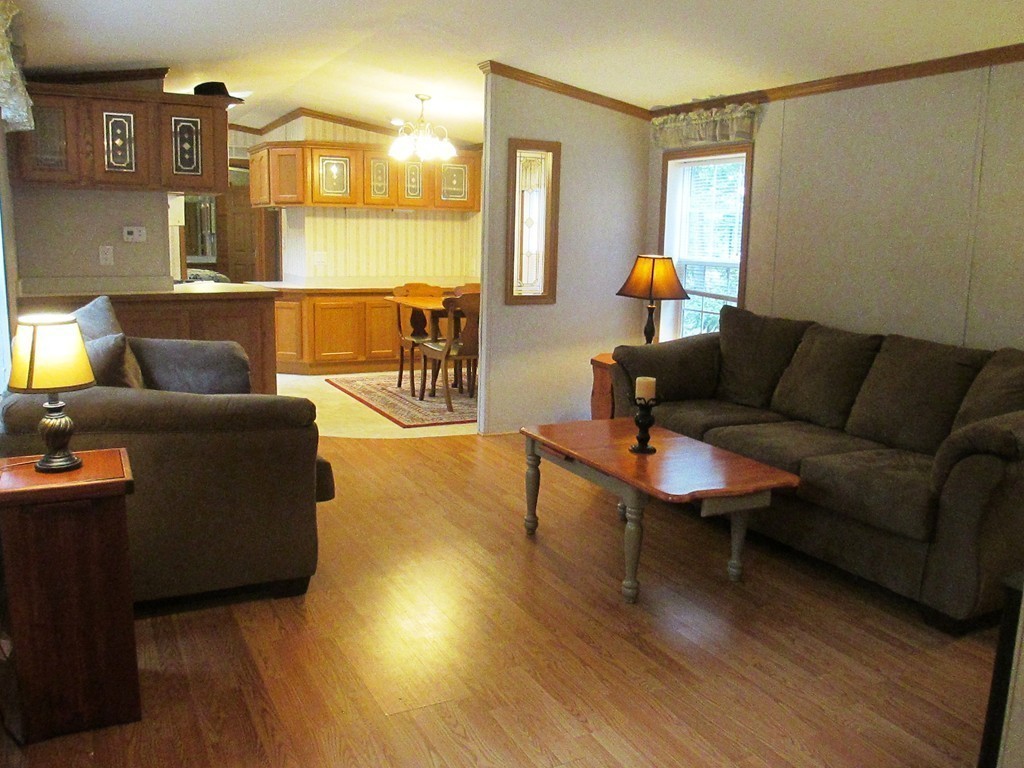 25 Ruxton Mashpee, MA 02649 - Photo 4 of 27 Gallery Image 4