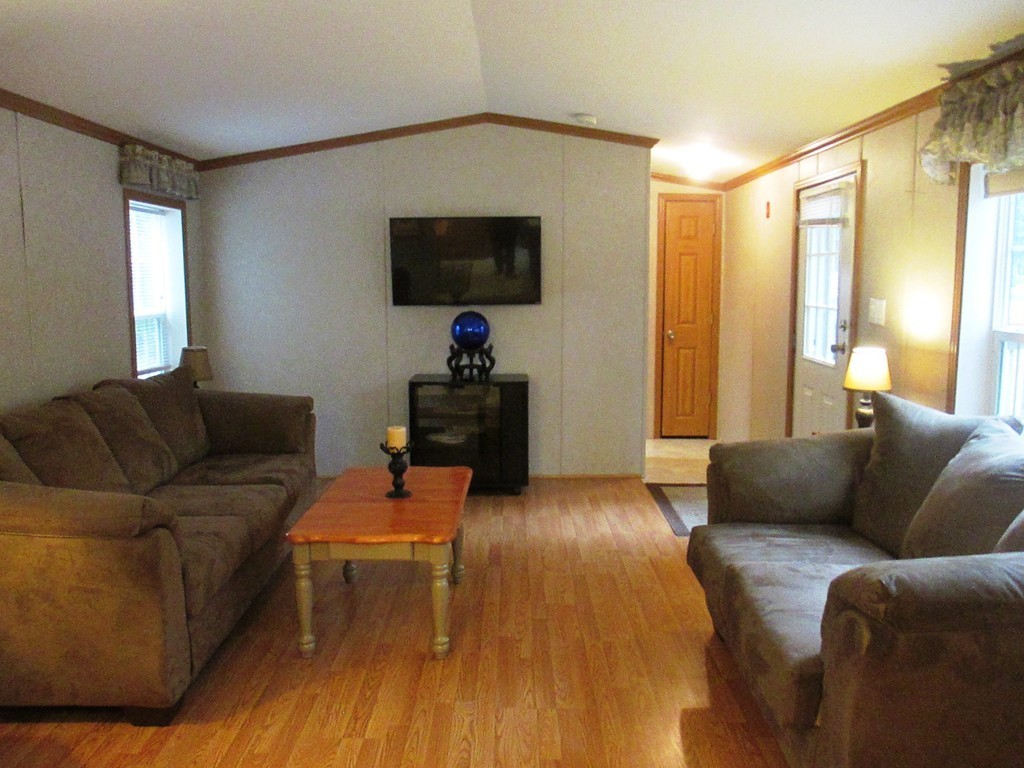 25 Ruxton Mashpee, MA 02649 - Photo 5 of 27 Gallery Image 5