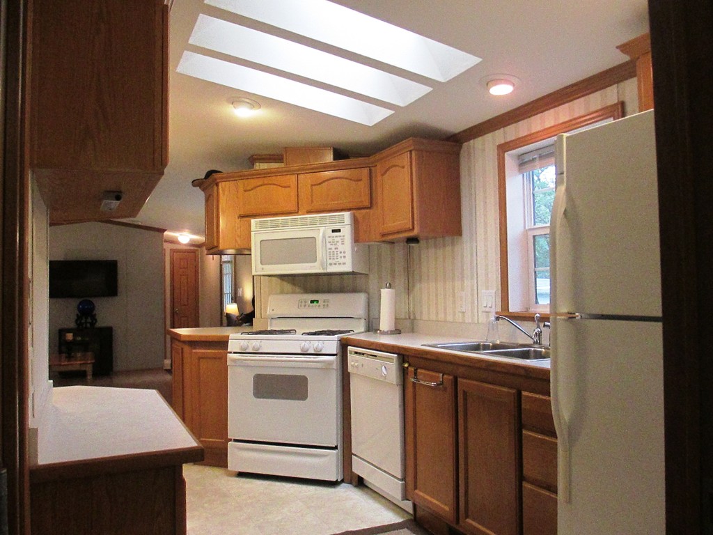 25 Ruxton Mashpee, MA 02649 - Photo 10 of 27 Gallery Image 10