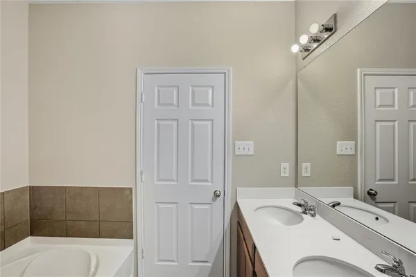 $2,500 | 8101 Kurgan Trail, Fort Worth, TX 76131