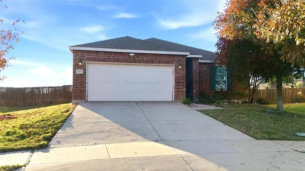 $2,500 | 8101 Kurgan Trail, Fort Worth, TX 76131