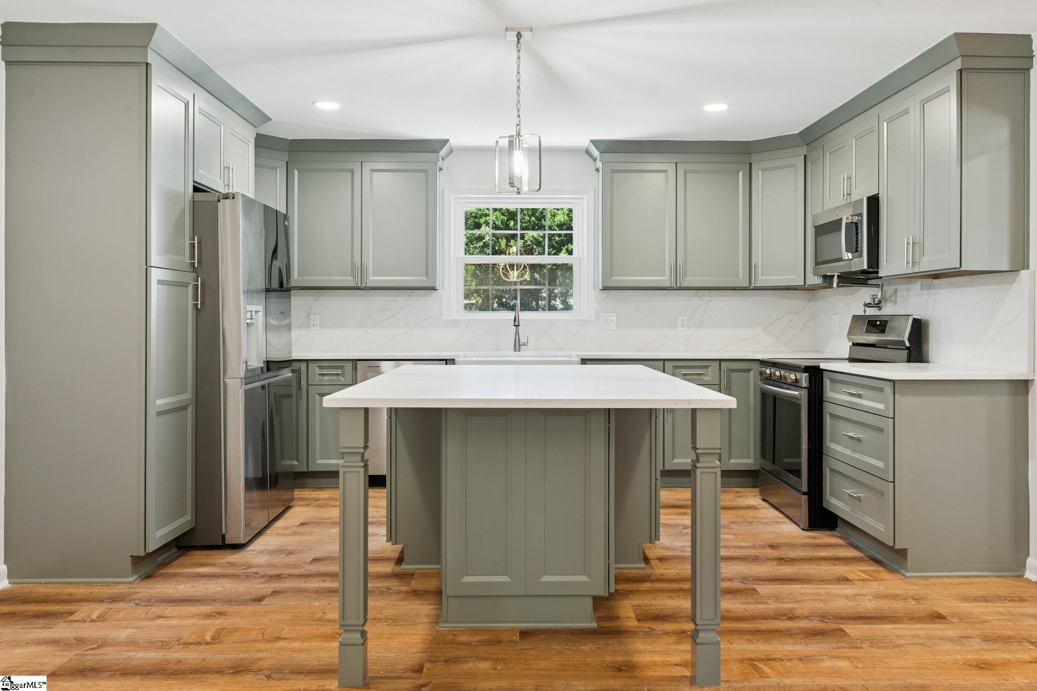 404 Mockingbird Lane Spartanburg, SC 29307 - Photo 1 of 48