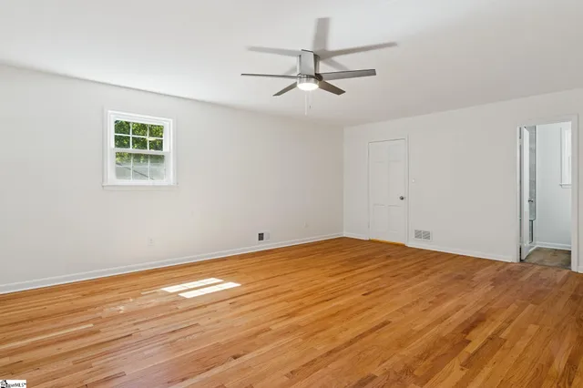 $599,900 | 404 Mockingbird Lane, Spartanburg, SC 29307