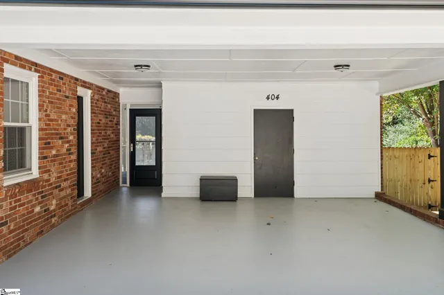 $599,900 | 404 Mockingbird Lane, Spartanburg, SC 29307