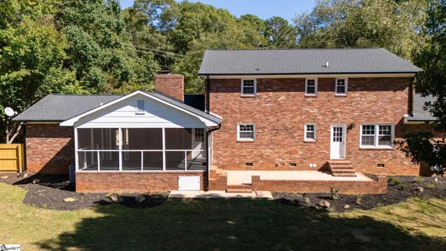 $599,900 | 404 Mockingbird Lane, Spartanburg, SC 29307