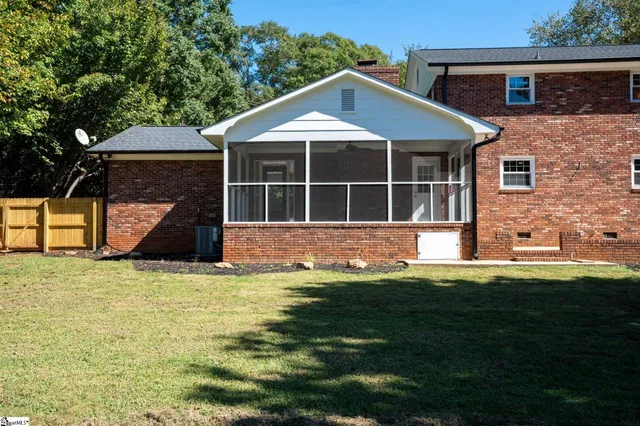 $599,900 | 404 Mockingbird Lane, Spartanburg, SC 29307