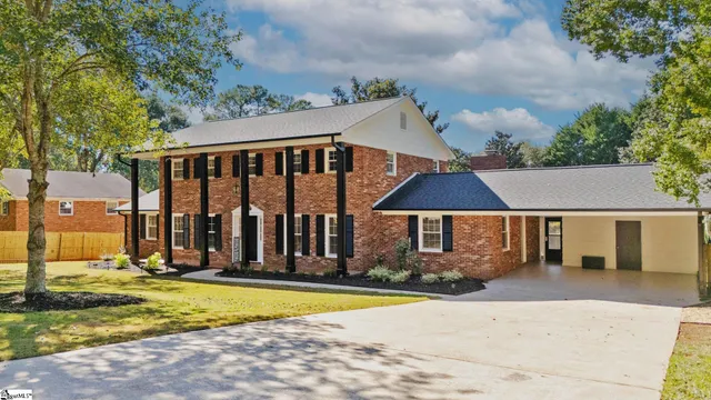 $599,900 | 404 Mockingbird Lane, Spartanburg, SC 29307