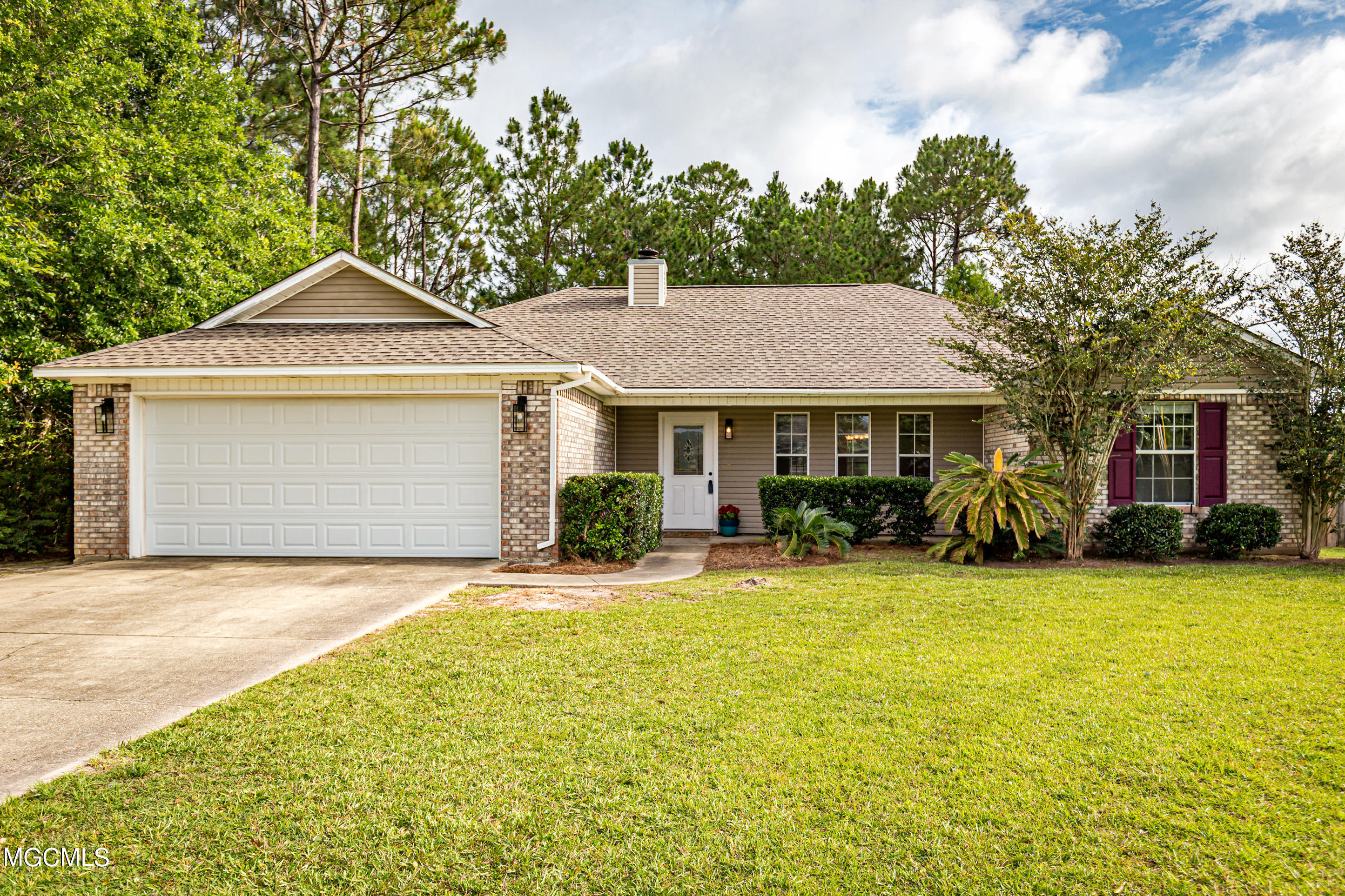 8724 Old Walnut Road Ocean Springs, MS 39564 - Photo 1 of 40 IMG_8621