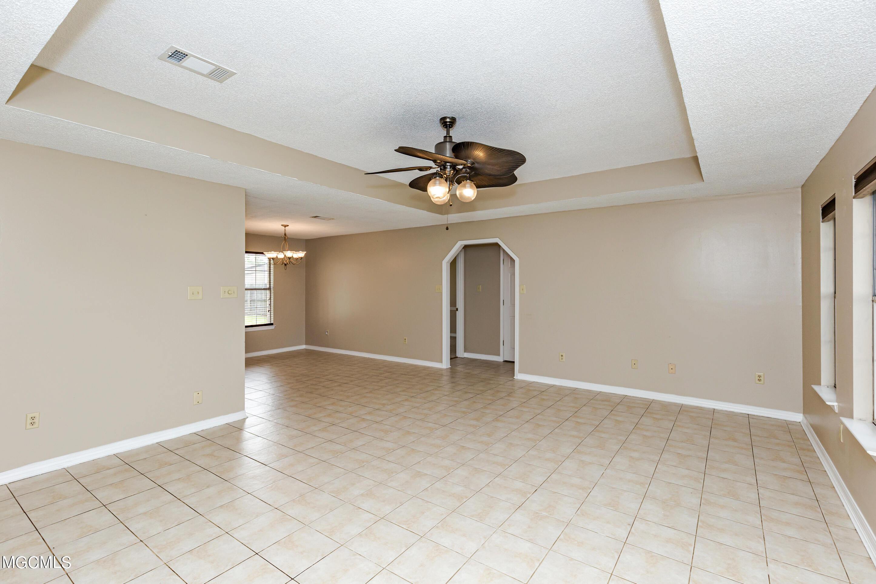 8724 Old Walnut Road Ocean Springs, MS 39564 - Photo 10 of 40 IMG_8636