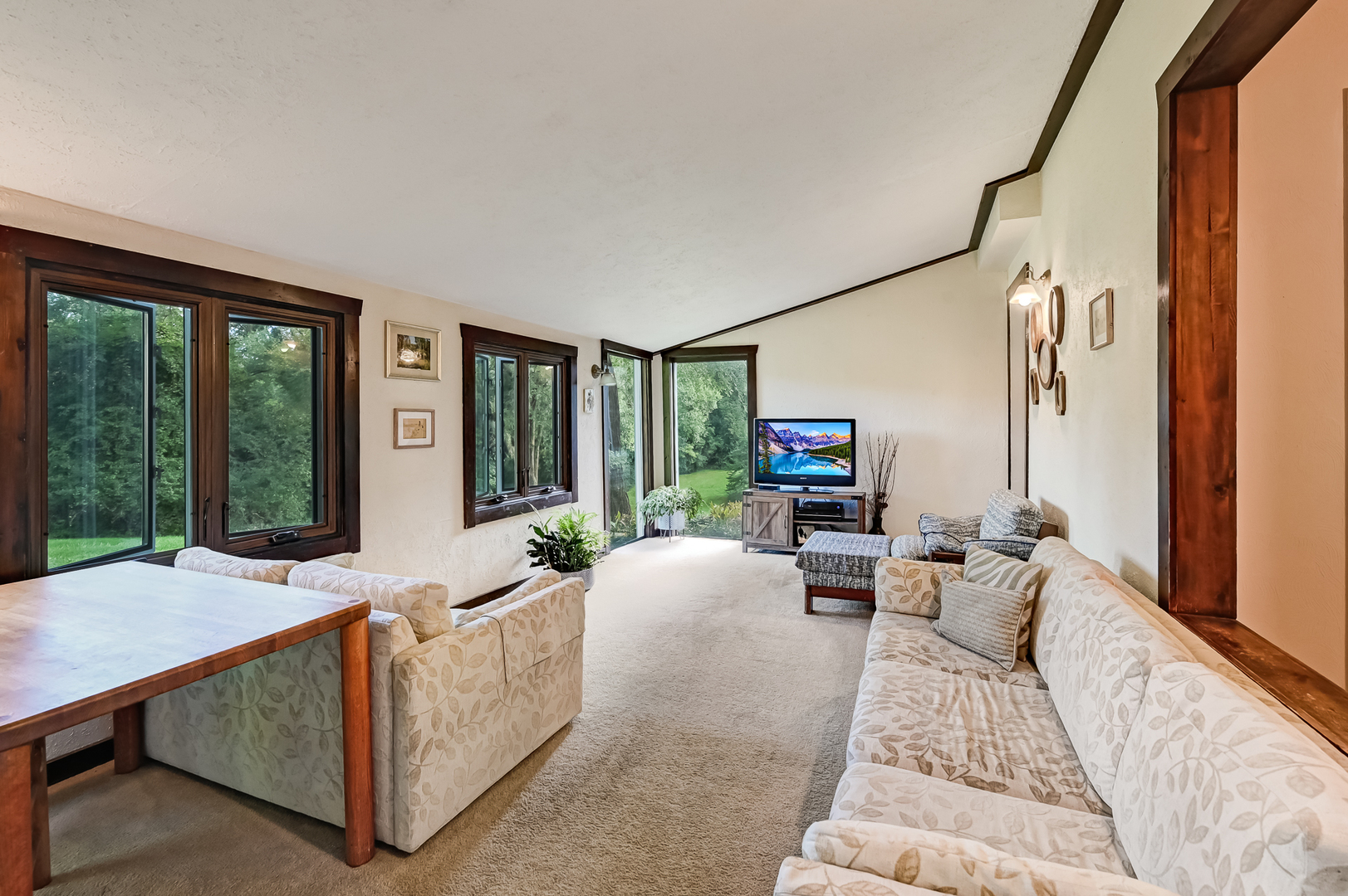24462 North Kelsey Road Barrington, IL 60010 - Photo 10 of 31 Gallery Image 10