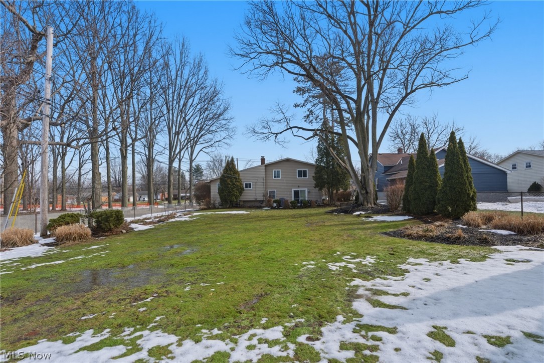 1884 Brainard Road Lyndhurst, OH 44124 - Photo 29 of 38