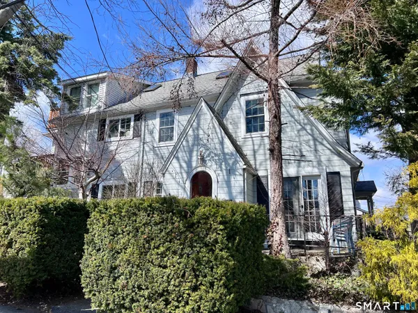 $680,000 | 5 Durando Place, Bridgeport, CT 06605