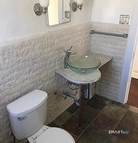 5 Durando Place Bridgeport, CT 06605 - Photo 12 of 27