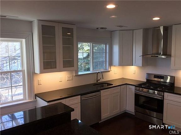 5 Durando Place Bridgeport, CT 06605 - Photo 2 of 27