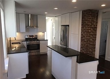 5 Durando Place Bridgeport, CT 06605 - Photo 4 of 27