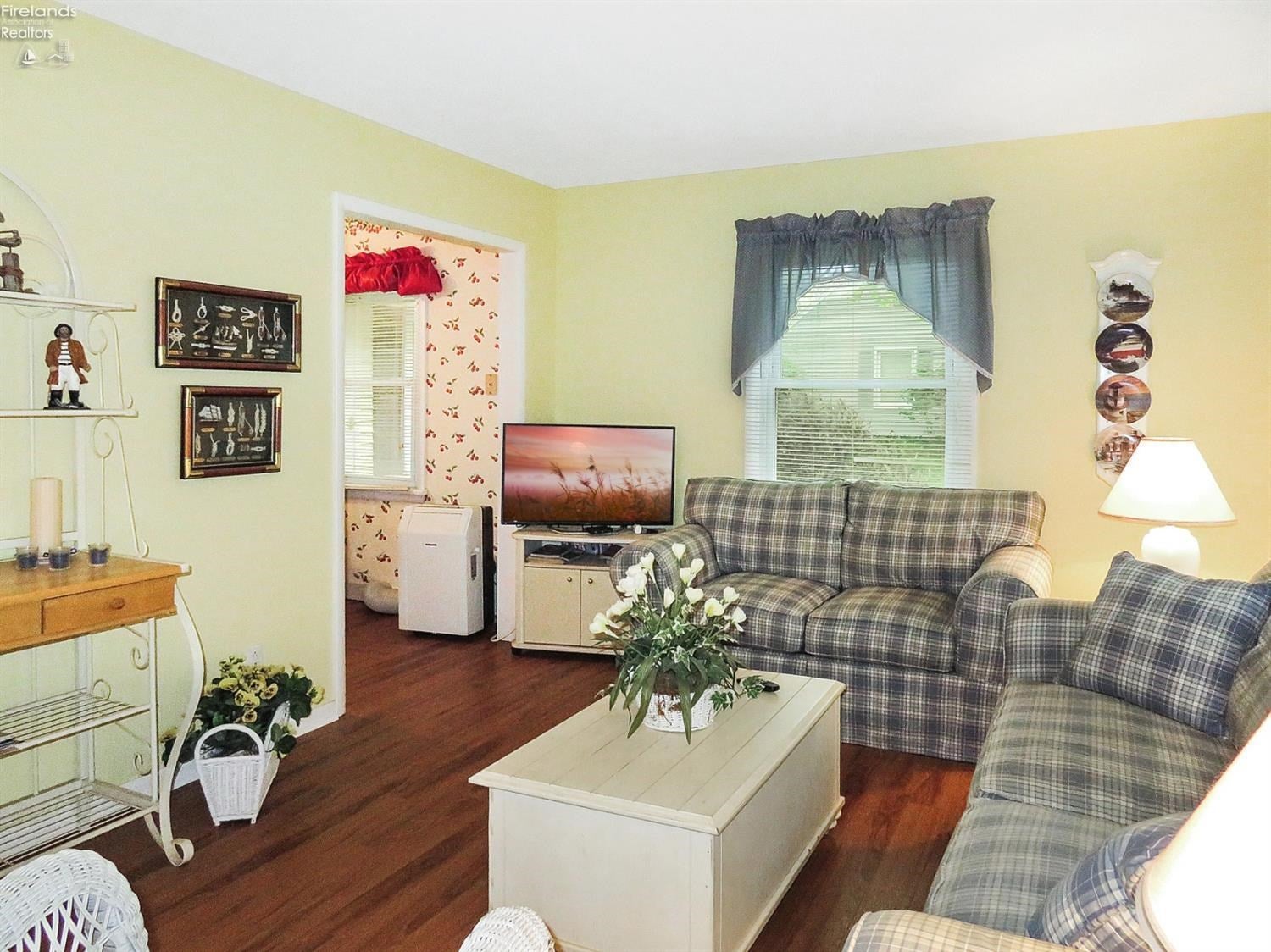 3895 North Stonehenge Road Port Clinton, OH 43452 - Photo 10 of 23 Gallery Image 10
