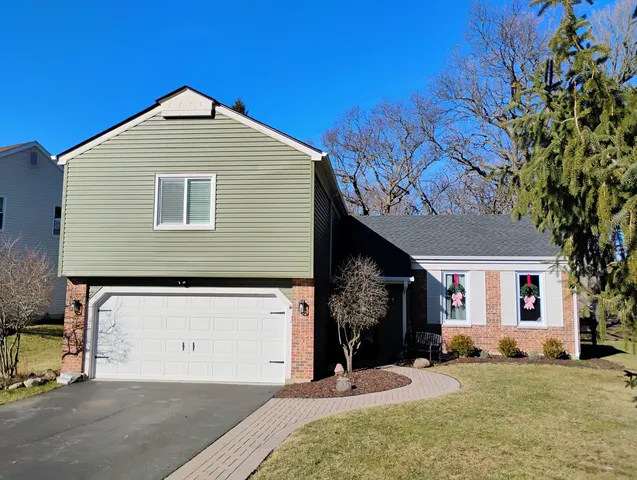 $3,100 | 4958 Oak Lane, Gurnee, IL 60031