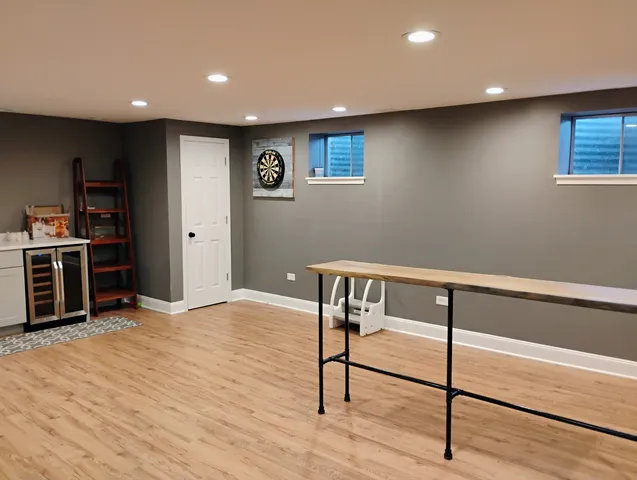 a view of livingroom with hardwood floor