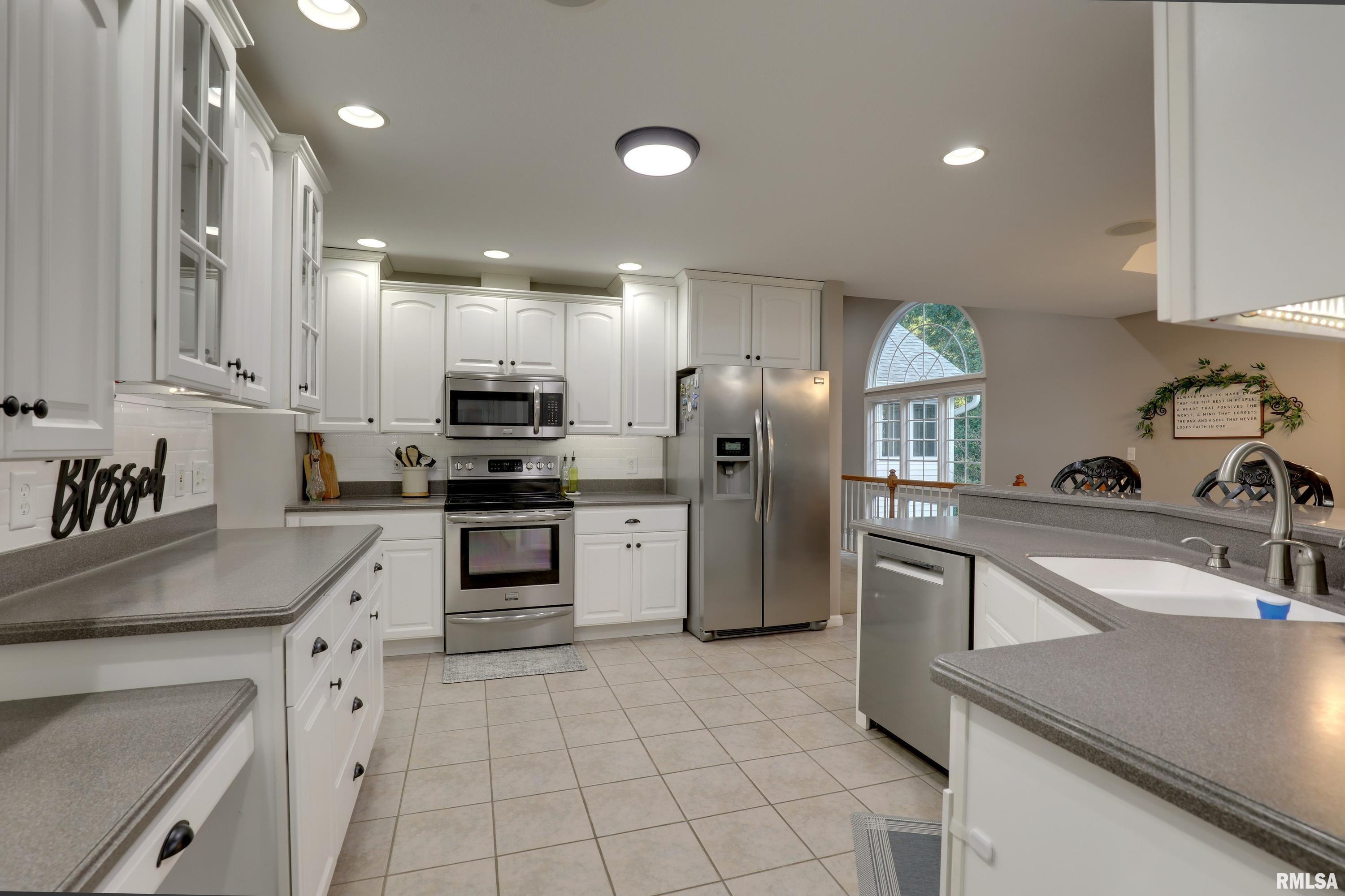 2701 Cheswick Road Quincy, IL 62301 - Photo 6 of 26