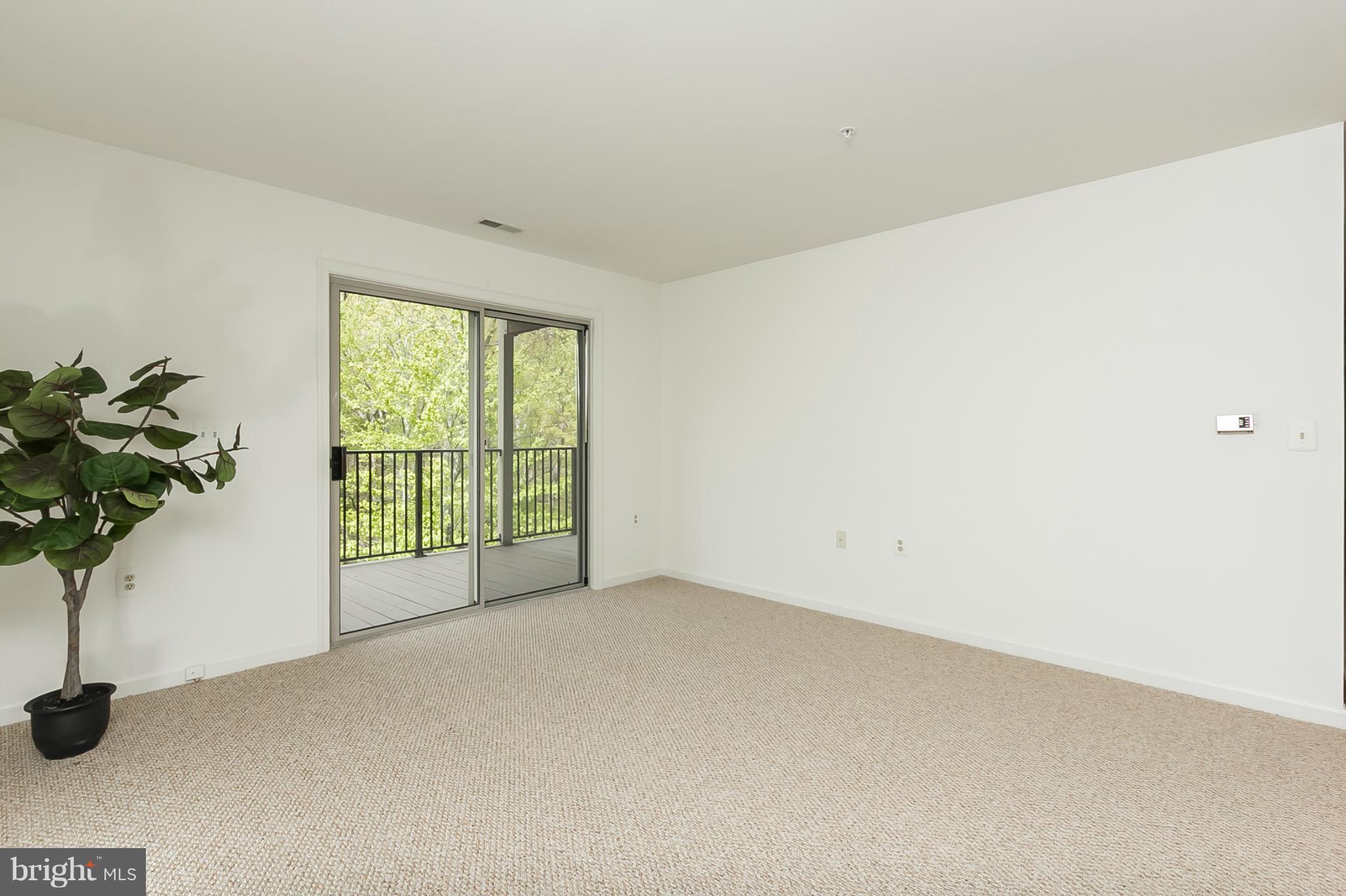 3901 Darleigh Road, Unit 2D Nottingham, MD 21236 - Photo 3 of 23 Living Room