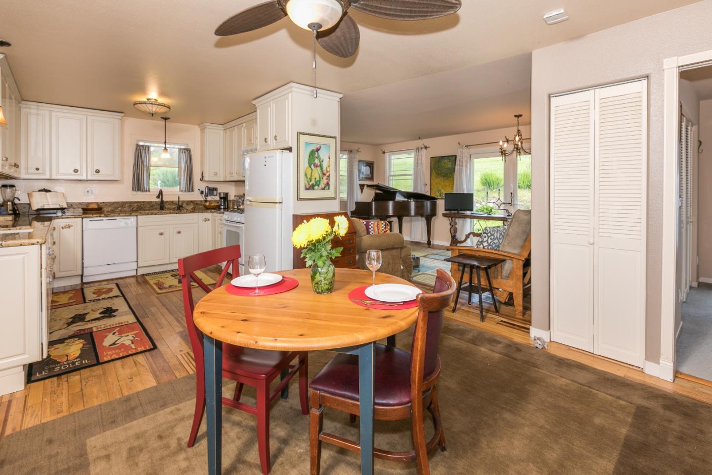 22 Spring Road Watsonville, CA 95076 - Photo 5 of 31