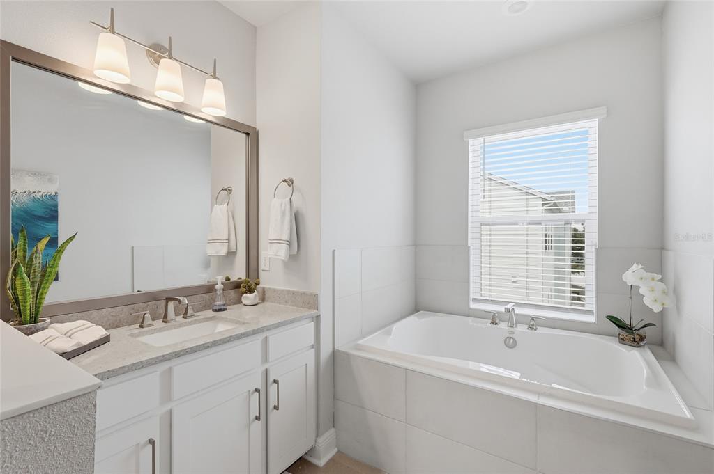 389 Gowdy Road Sarasota, FL 34237 - Photo 17 of 39