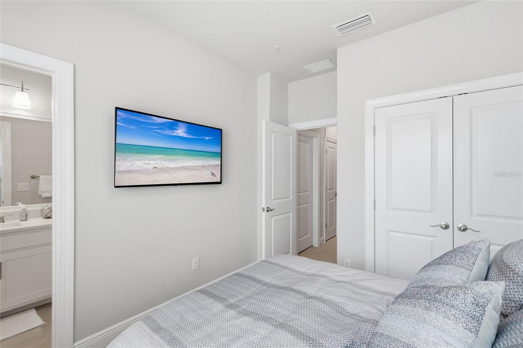 389 Gowdy Road Sarasota, FL 34237 - Photo 19 of 39