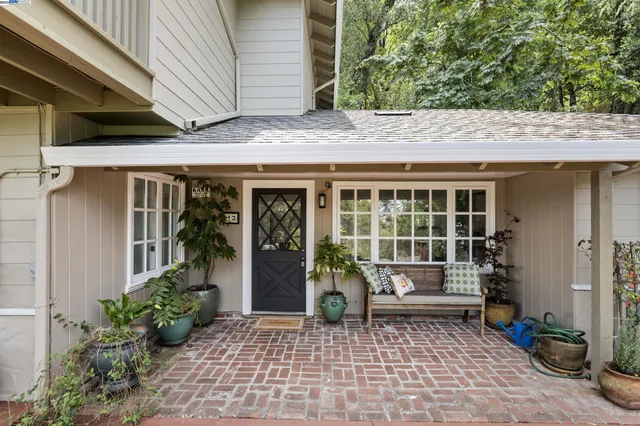 $1,175,000 | 12 S Trail, Orinda, CA 94563