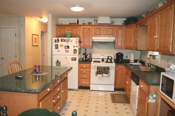 6 Anchor Road Lynn, MA 01904 - Photo 5 of 8 Gallery Image 5