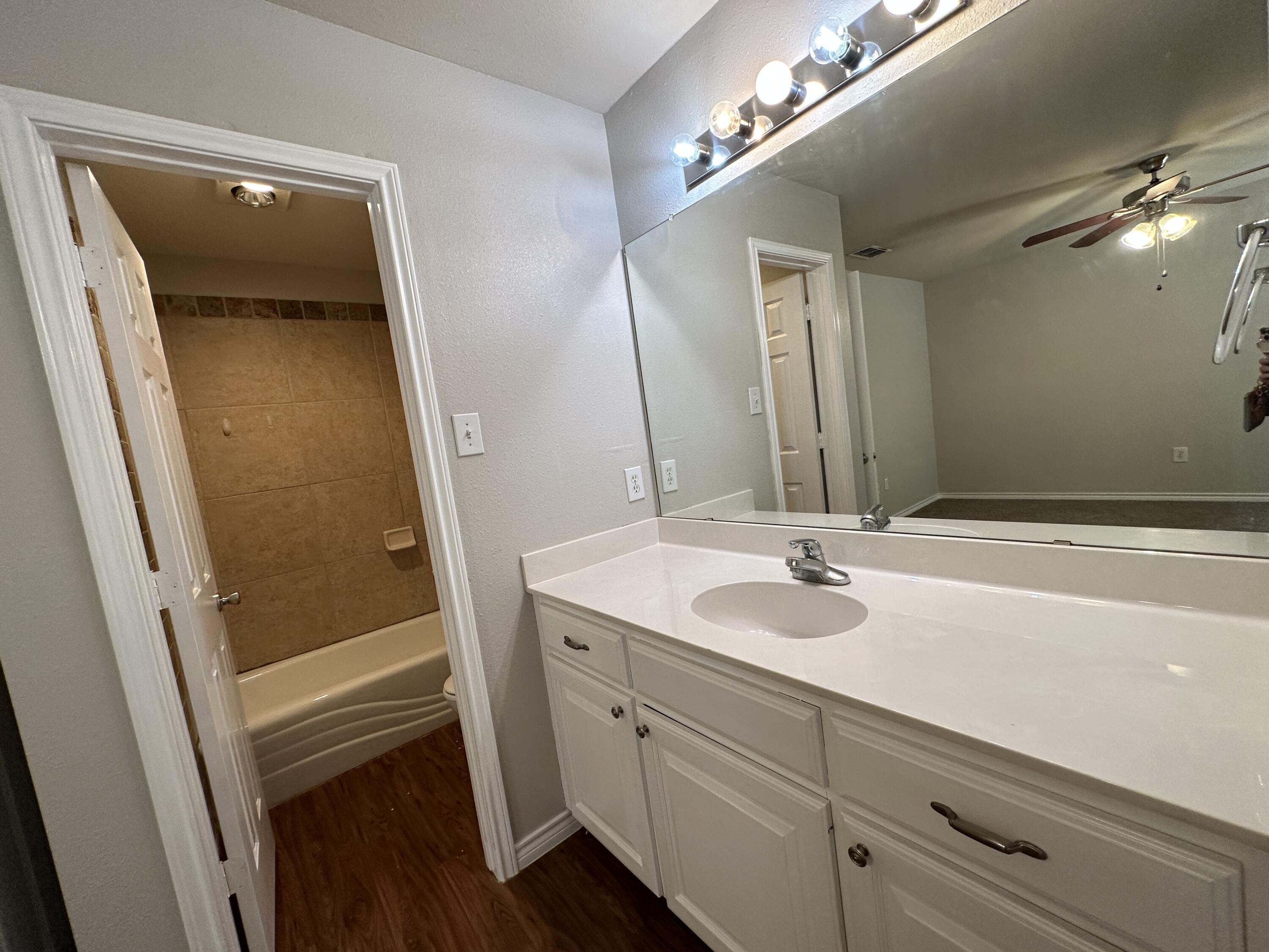 6015 3rd Street, Unit B Lubbock, TX 79416 - Photo 7 of 12 IMG_0061