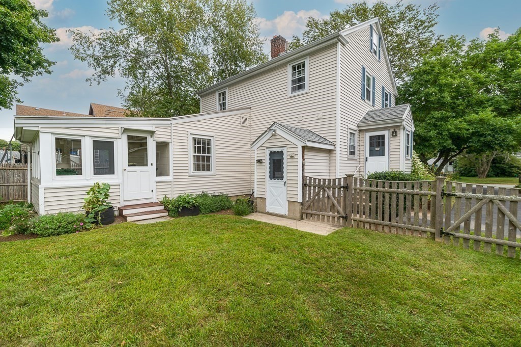 86 Union Street Hamilton, MA 01982 - Photo 3 of 37 Gallery Image 3