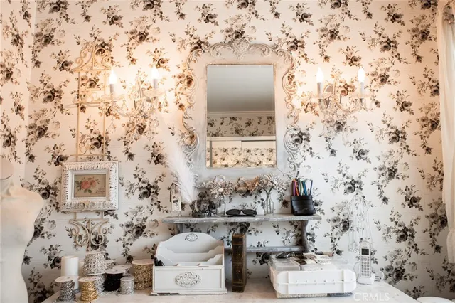 a view of back yard of the house