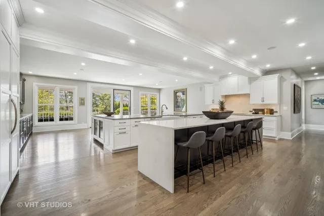 $2,100,000 | 5521 Churchill Lane, Libertyville, IL 60048